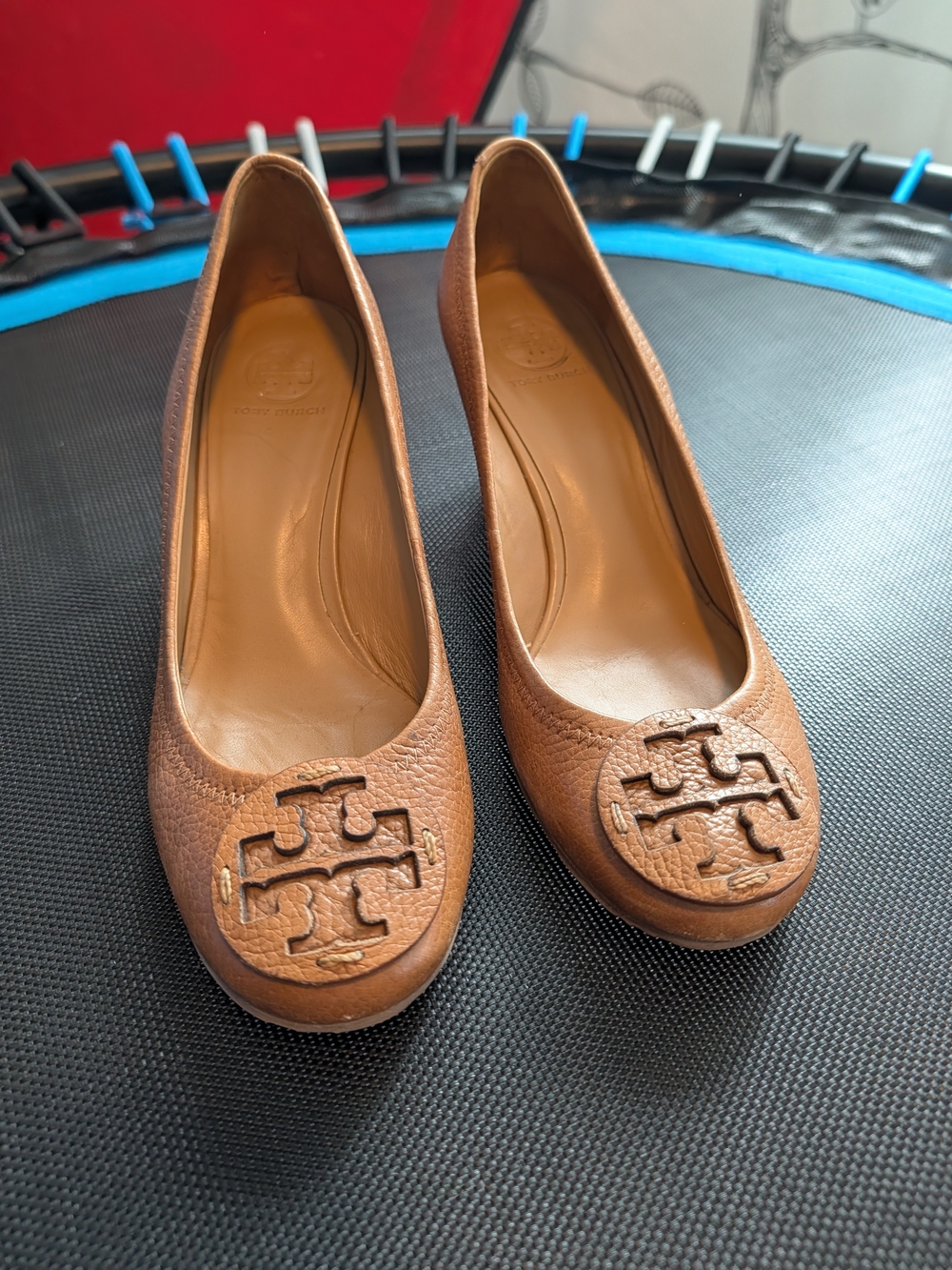 Tory Burch Cognac Sally Wedge Size 10